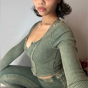 Green rubbed matching set, v neck long sleeve & tall girl friendly tights